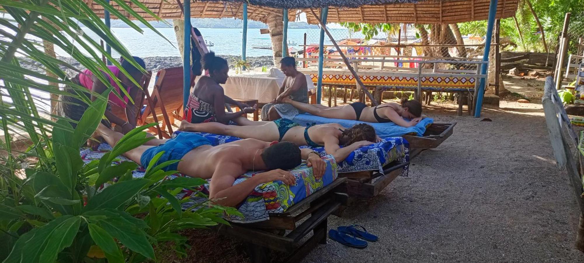 Hotel Piscine Bimoko Nosy-Be Exterior foto